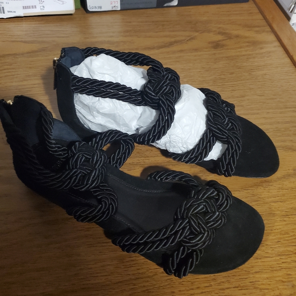 Sz 35 NIB Maison Ernest Paris flats